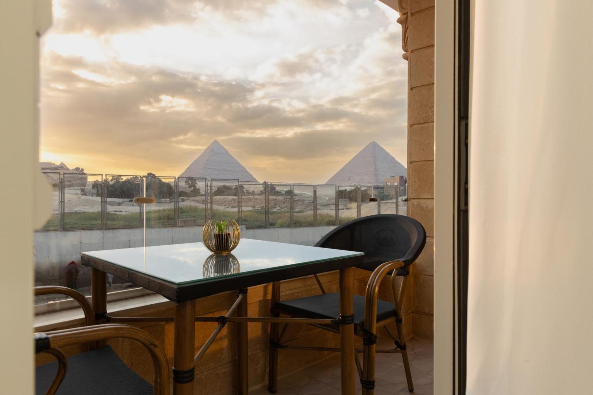 Pyramids Land Palace Kafret el-Gabal المظهر الخارجي الصورة